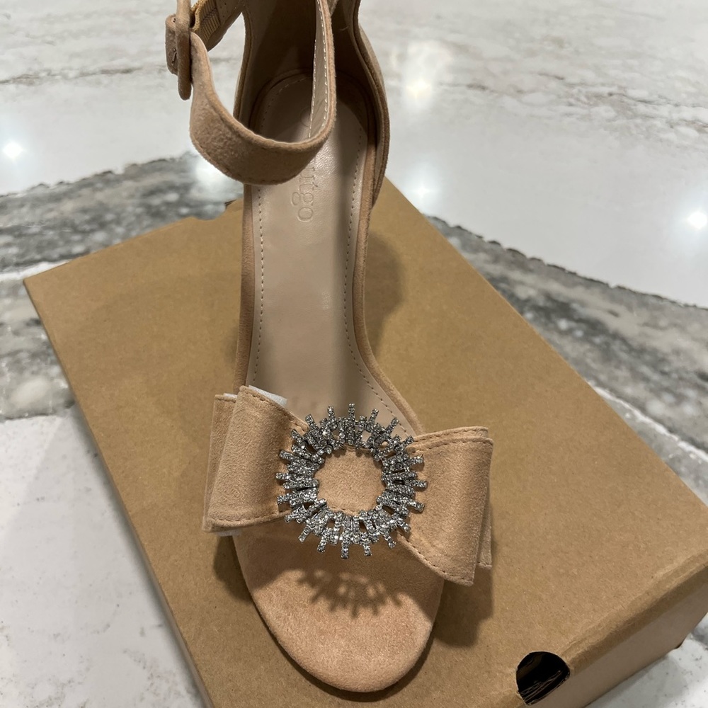 New in box 31/2 inch heels